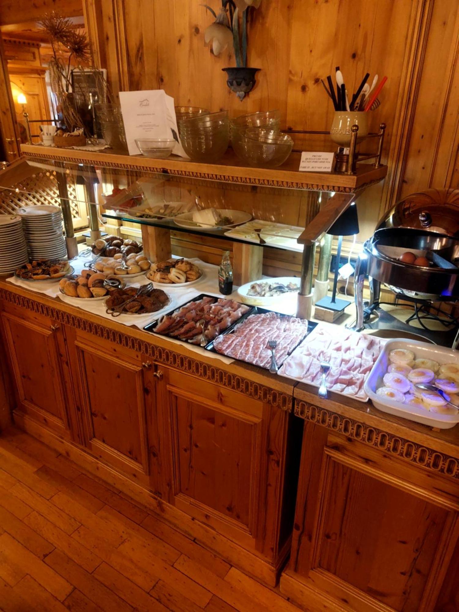 Hotel Cevedale Living Romance Hotel Коголо Екстериор снимка