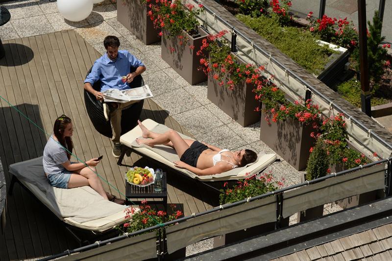 Hotel Cevedale Living Romance Hotel Коголо Екстериор снимка