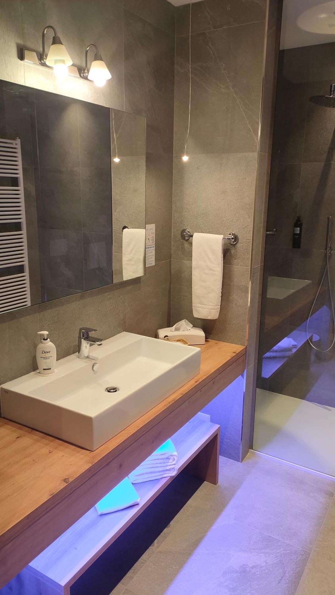 Hotel Cevedale Living Romance Hotel Коголо Екстериор снимка