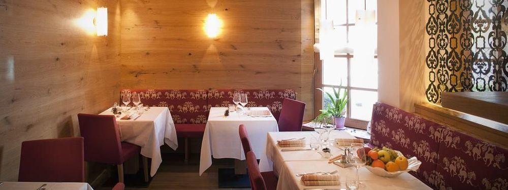 Hotel Cevedale Living Romance Hotel Коголо Екстериор снимка