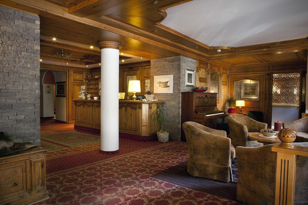 Hotel Cevedale Living Romance Hotel Коголо Екстериор снимка