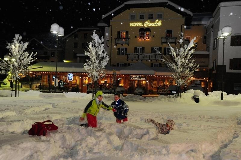 Hotel Cevedale Living Romance Hotel Коголо Екстериор снимка